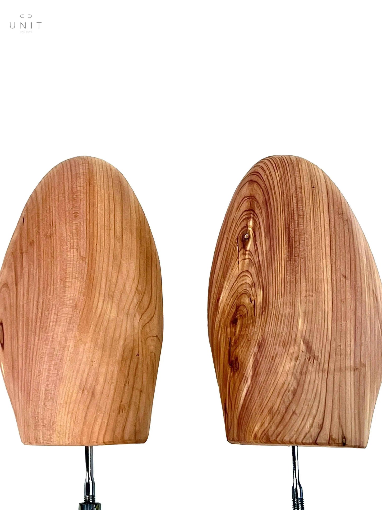 コロニル、杉の木から作られたシューツリー