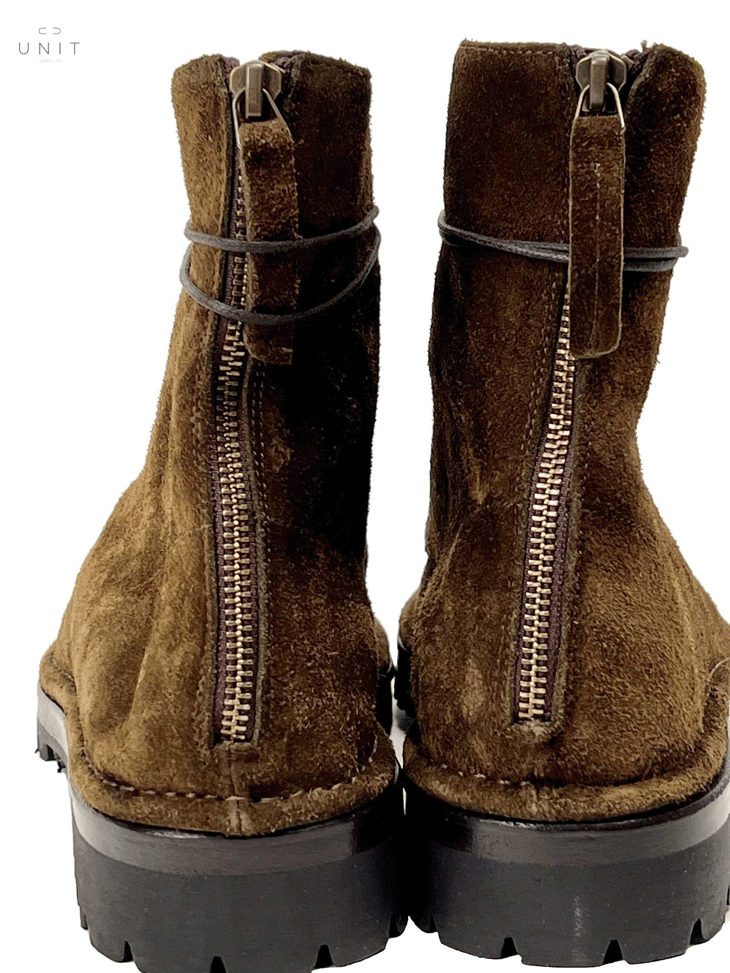 von hinten betrachtet: Elia Maurizi 1392 Bear fox Boot Veloursleder oliv