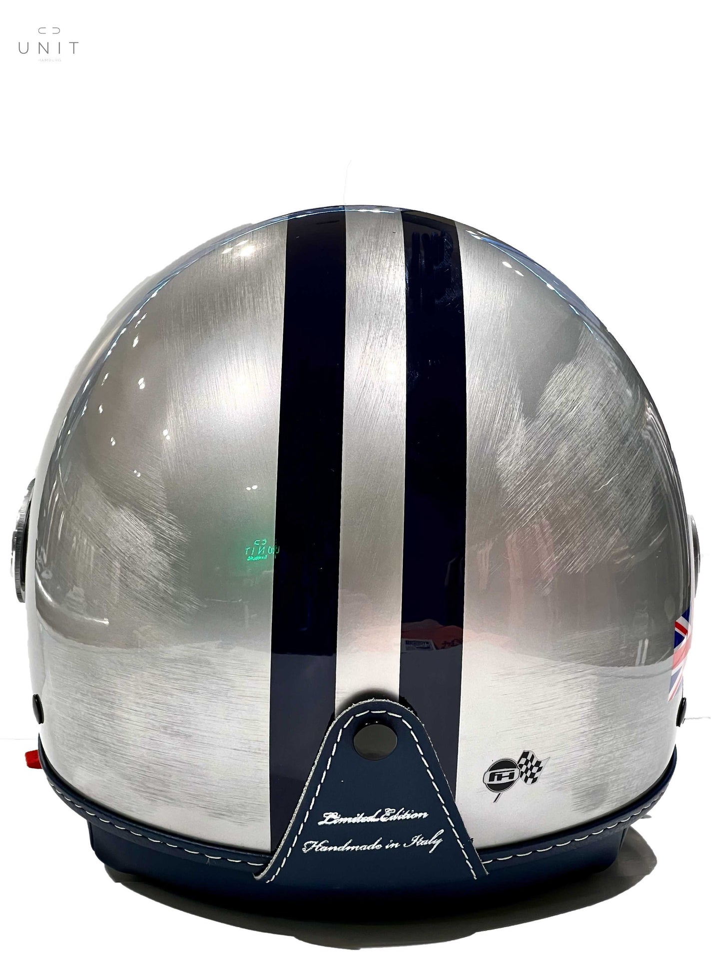 von hinten gesehen: GULF Helm, JET BRITISH VISOR silber/blau