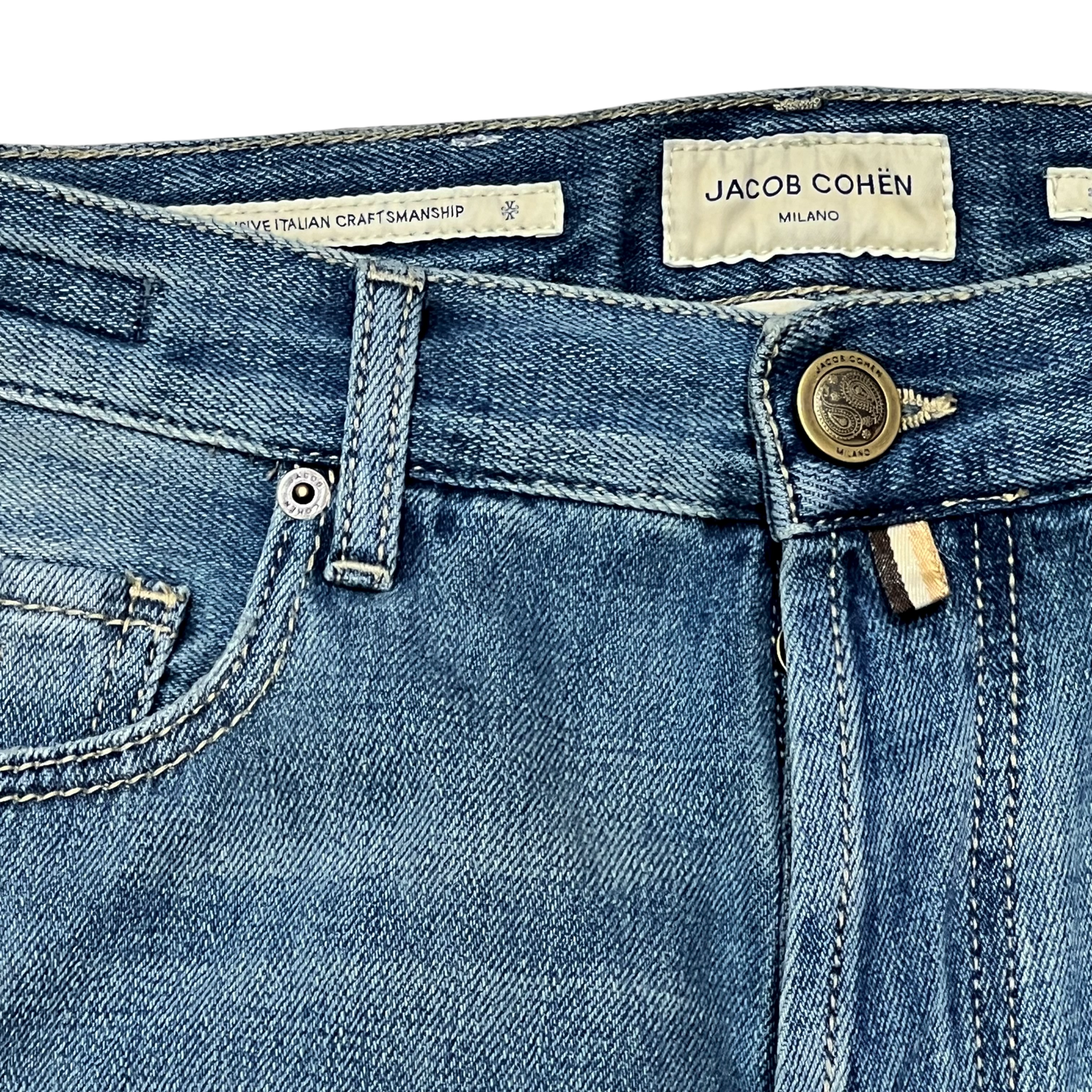 Jacob Cohën JUDE Mid Blue – dezente Dirty Wash, midblu