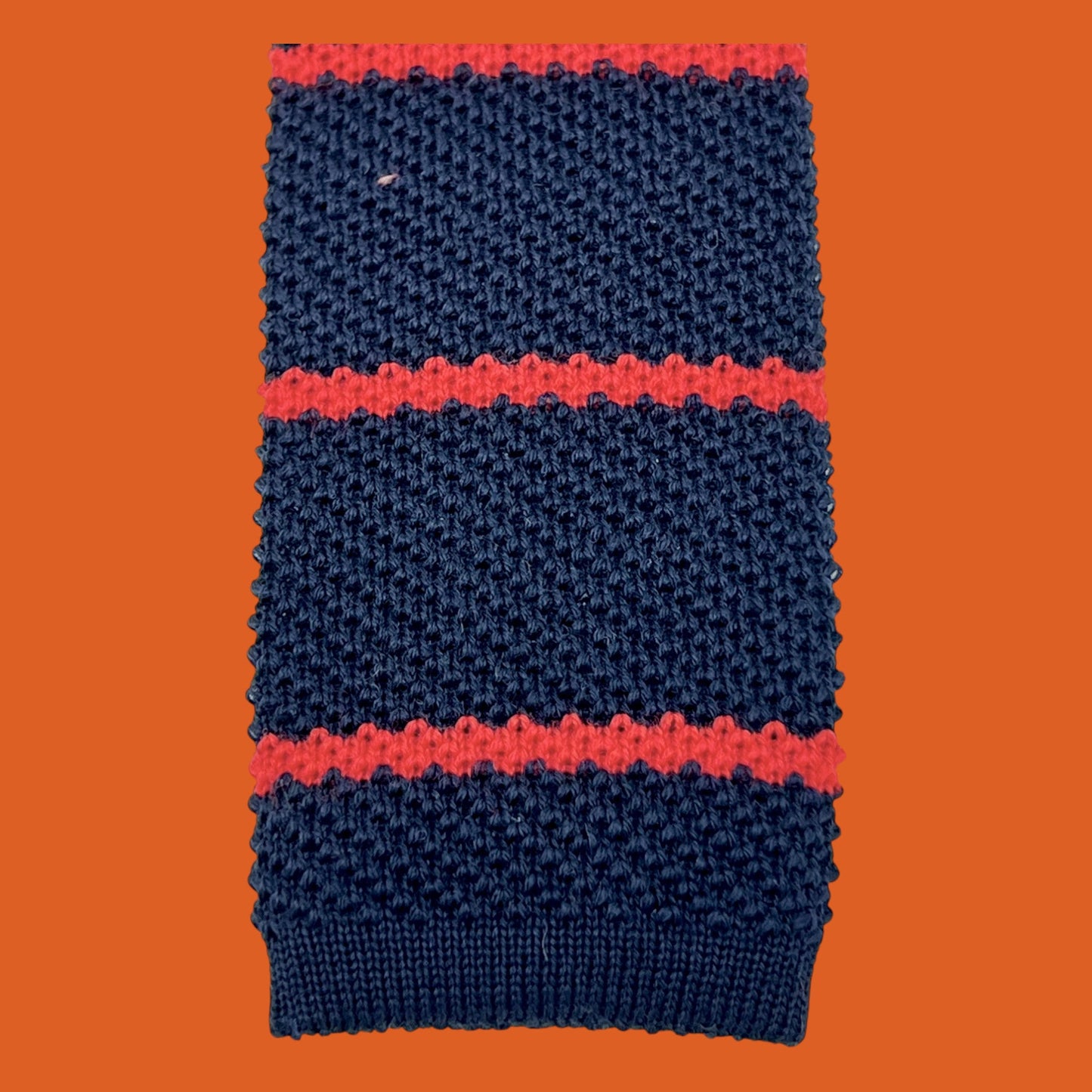 UNIT Hamburg - Ascot, Krawatte aus Wollstrick, blau mit roten Streifen - Ascot
