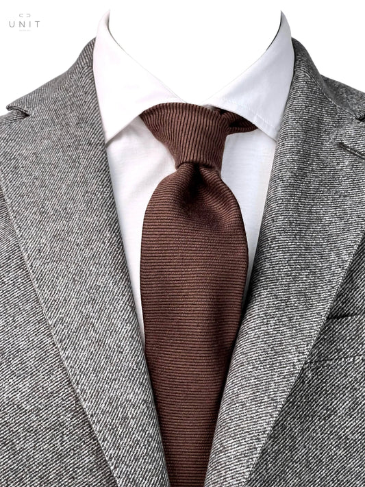 Tragevorschlag braune Wollkrawatte, handgenäht von Ascot zu Circolo Anzug und Sonrisa Hemd