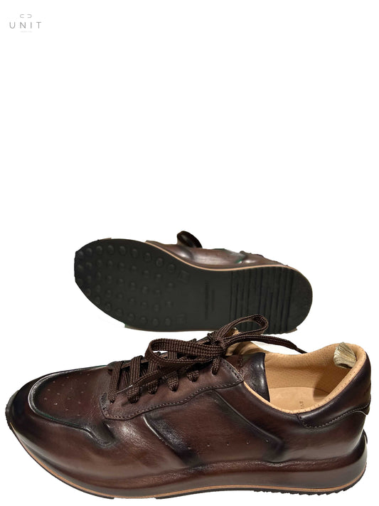 Officine Creative RACE LUX 002 Sneaker Glattleder braun, der hinter Schuh zeigt Sohle