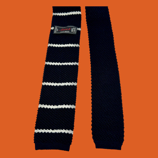 UNIT Hamburg - Ascot, Krawatte aus Wollstrick, blau mit weißen Streifen - Ascot
