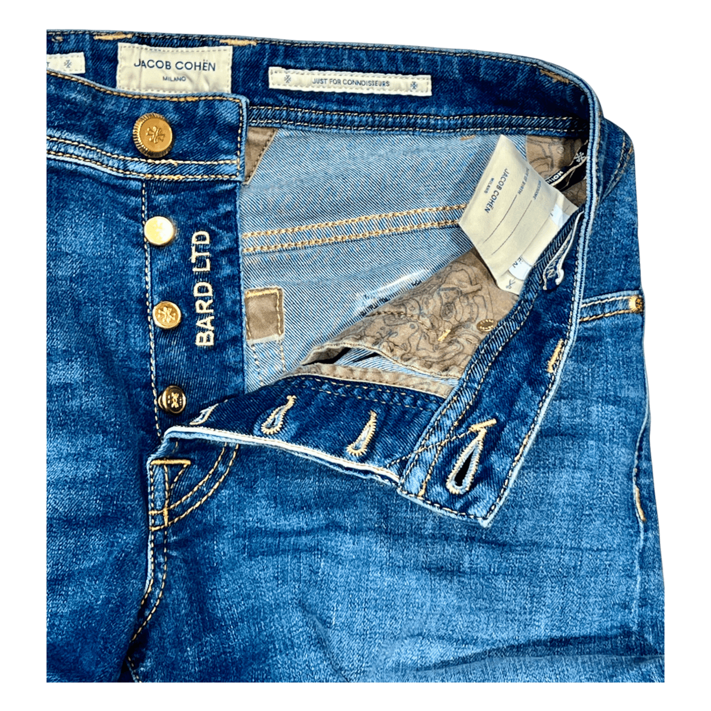 UNIT Hamburg - Jacob Cohën, BARD Limited, creme label, medium blue - Jacob Cohën