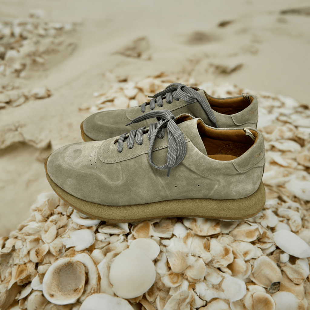 UNIT Hamburg - Officine Creative, Legend Sneaker, Velour, Kreppsohle, sandfarben - Officine Creative