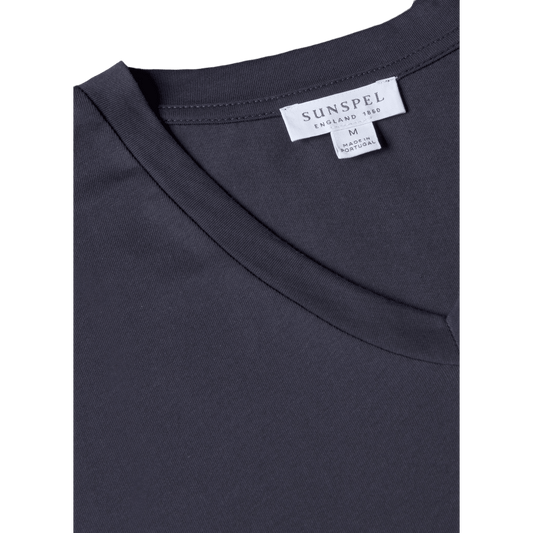 UNIT Hamburg - Sunspel, Riviera V Neck T-Shirt, navy - Sunspel